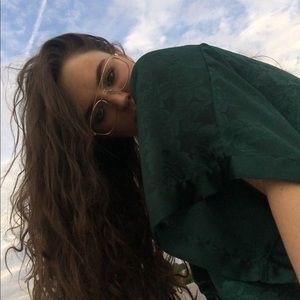 Meet your Posher, Madeleine